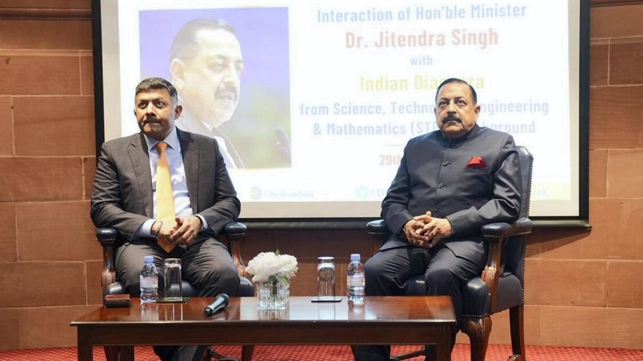 Union Minister Jitendra Singh(R)  interacts with the Indian diaspora during his UK visit to London. Credit: PTI Photo