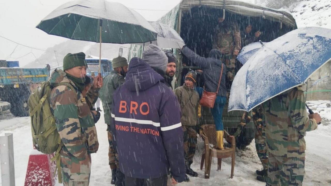 The tourists, including women, were rescued by BRO Karmayogies. Credit: IANS Photo