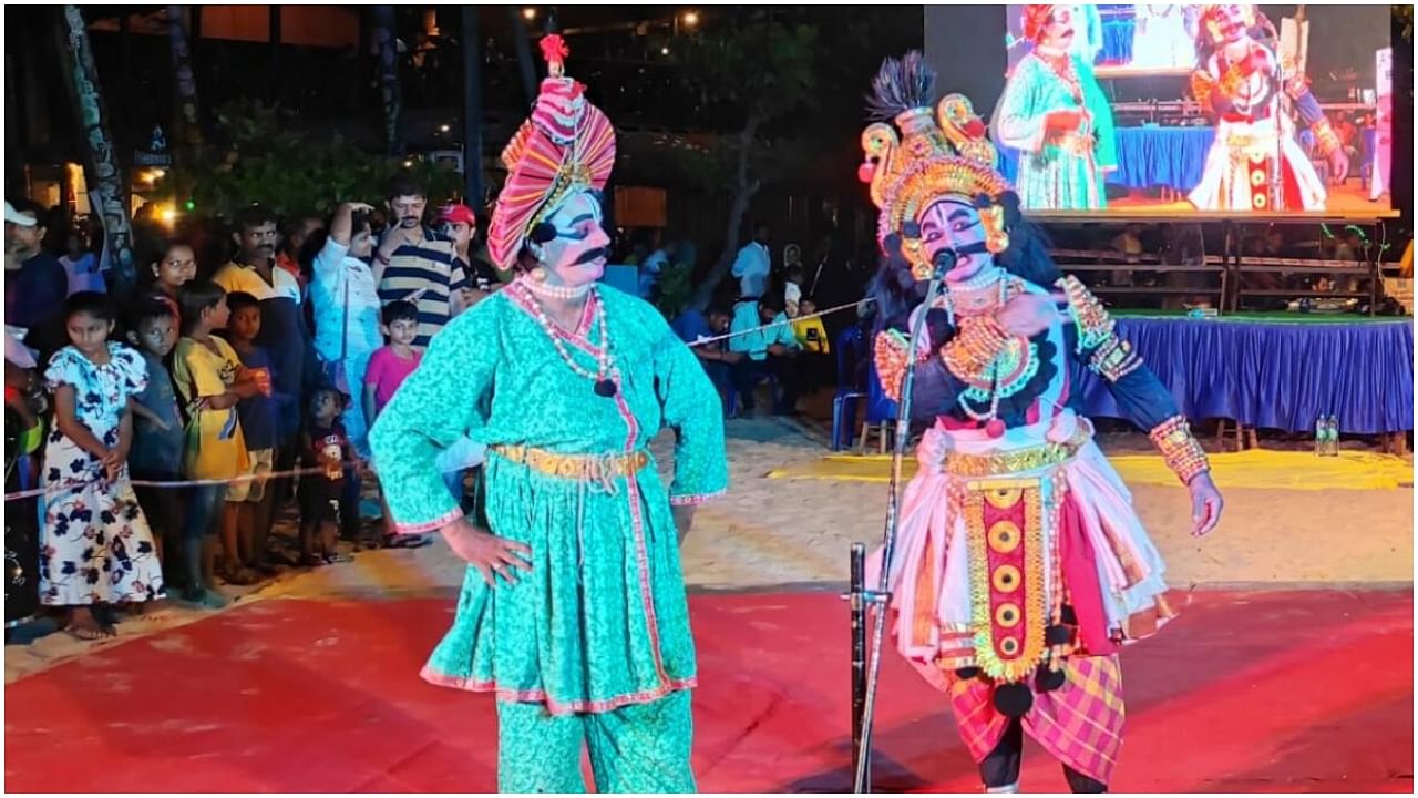 SVEEP organised cultural programmes to create voter awareness on the shores of Malpe Beach. Credit: DH Photo