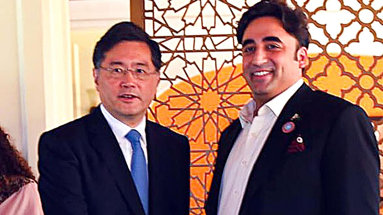 Pakistani Foreign Minister Bilawal Bhutto Zardari meets Chinese Foreign Minister Qin Gang on the sidelines of SCO-CFM in Goa. Credit: PTI Photo