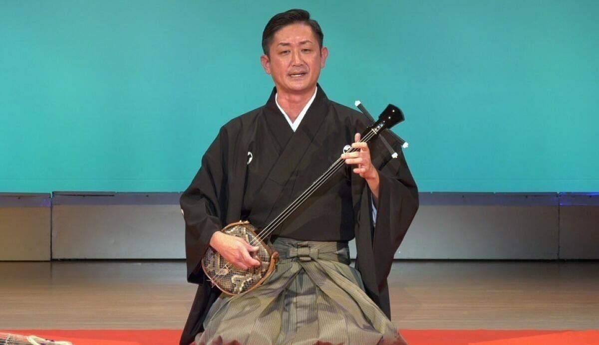 Tomokuni Terukina, a Ryukyuan classical musician from Japan, will perform on Sunday.