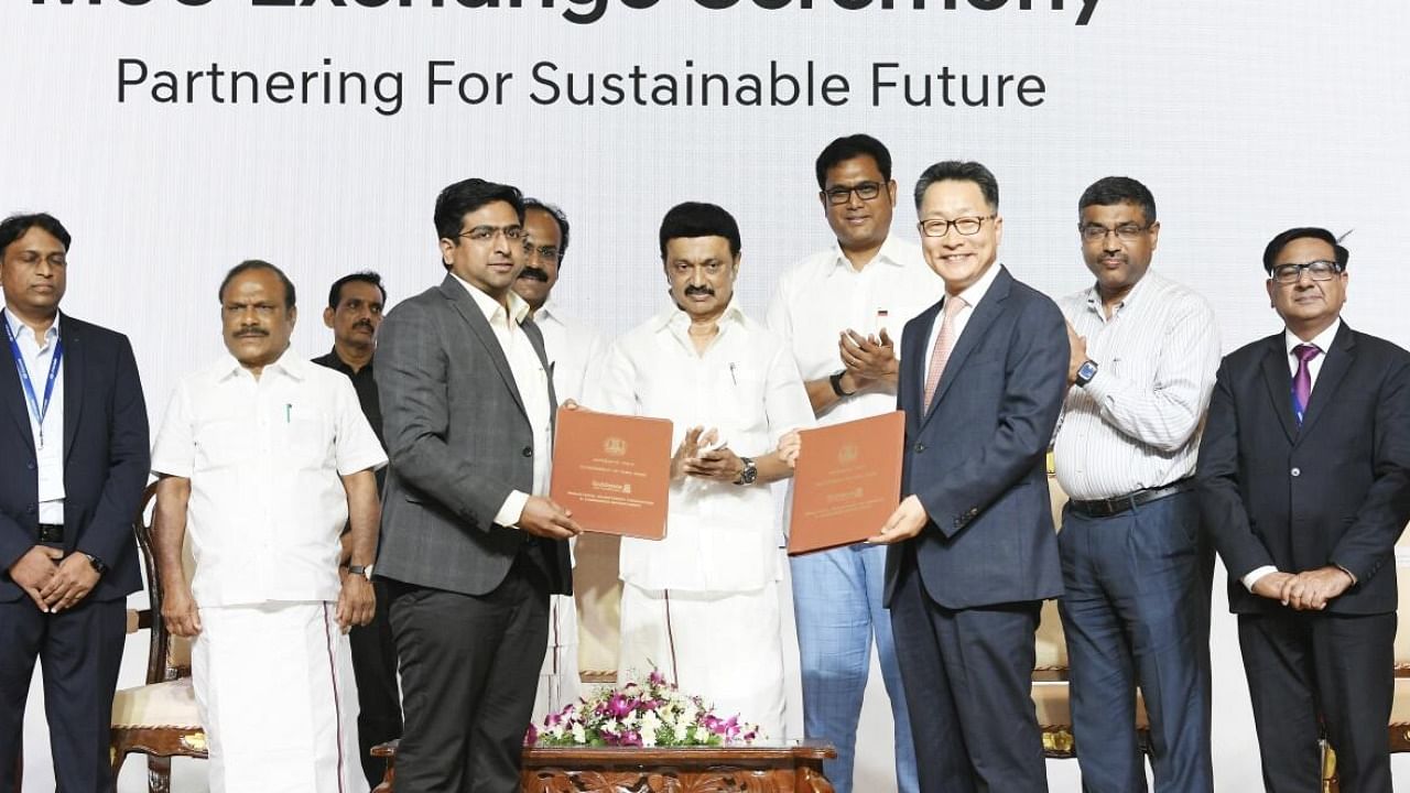 Hyundai India MD & CEO Unsoo Kim and TN CM M K Stalin at the signing of the MoU on Thursday.