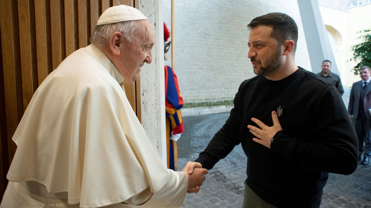 <div class="paragraphs"><p>Pope Francis meets with Ukrainian President Volodymyr Zelenskyy, at the Vatican, May 13, 2023. </p></div>