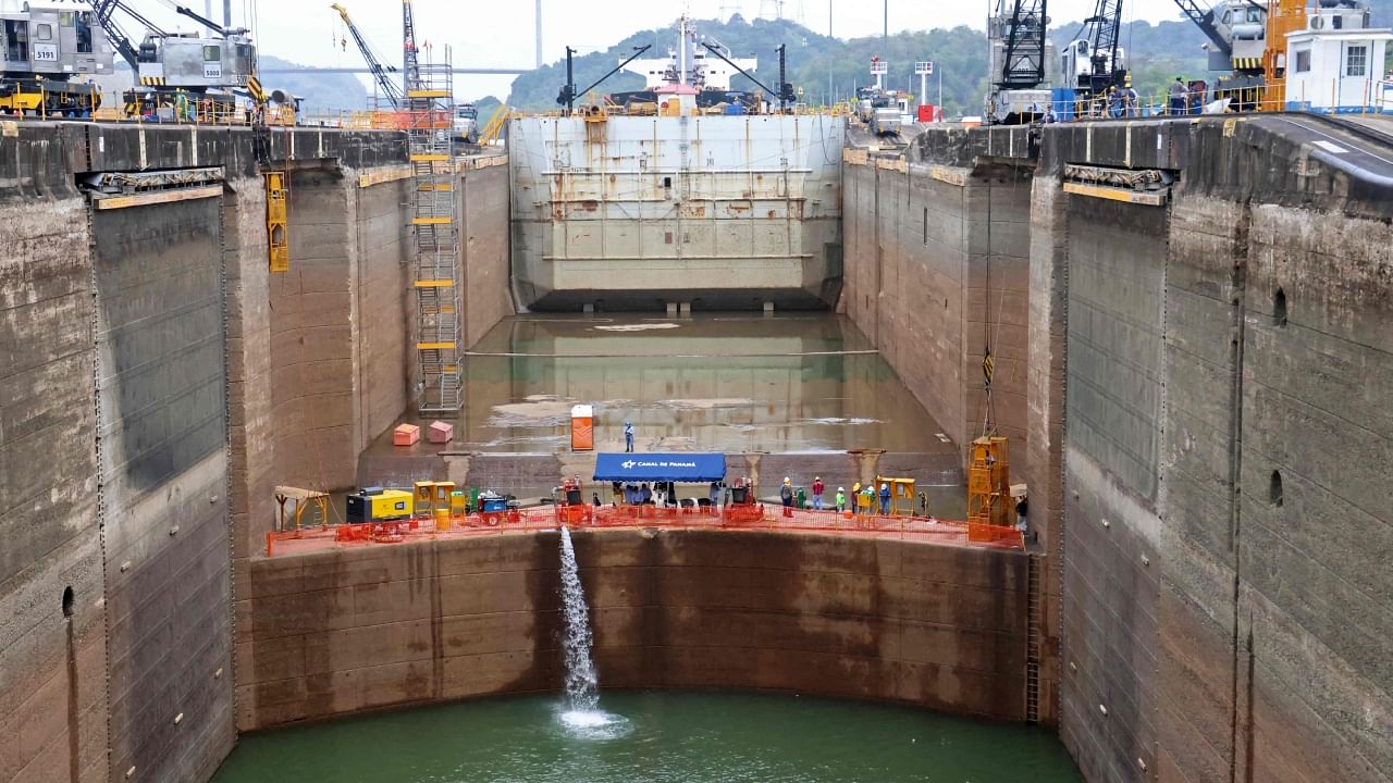 Maintainance works are being carried out at Panama Canal's Pedro Miguel Locks in Paraiso, near Panama City. Credit: AFP Photo