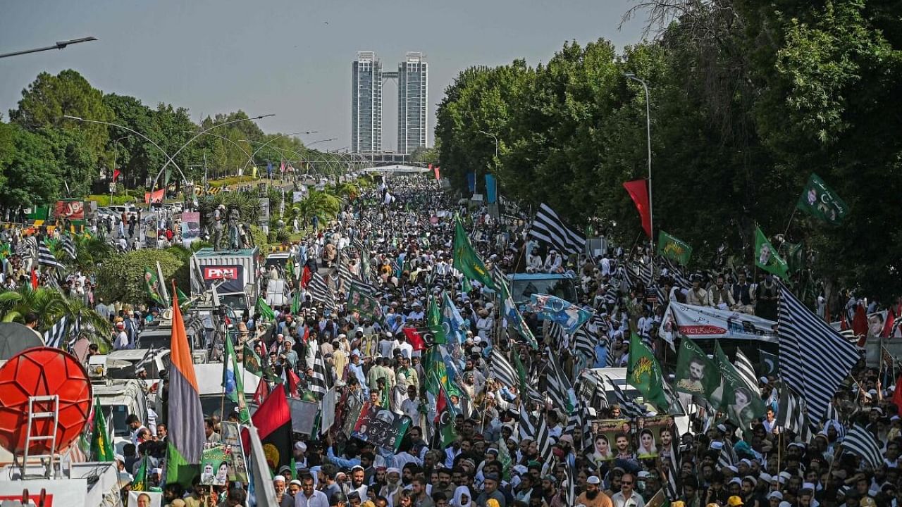 Protests in Pakistan against the country's SC ruling in favour of Imran Khan. Credit: AFP Photo