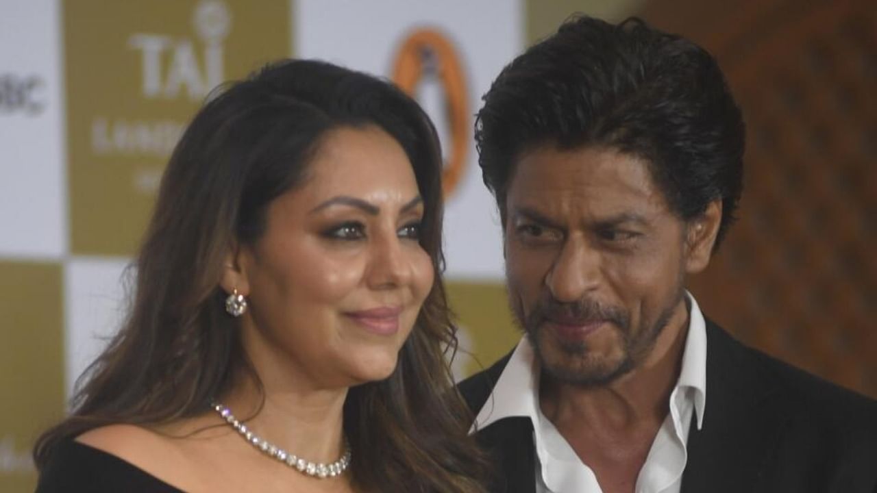 Shah Rukh Khan with wife Gauri Khan during the book launch event for "My Life in Design",written by Gauri Khan. Credit: IANS Photo