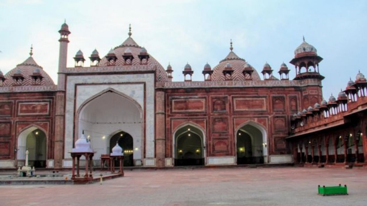 Jama Masjid in Agra. Credit: DH File Photo