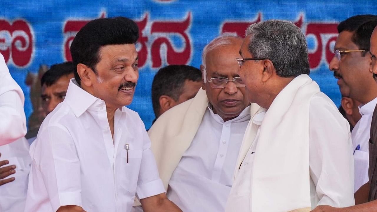 M K Stalin with the new Karnataka CM Siddaramaiah. Credit: PTI Photo