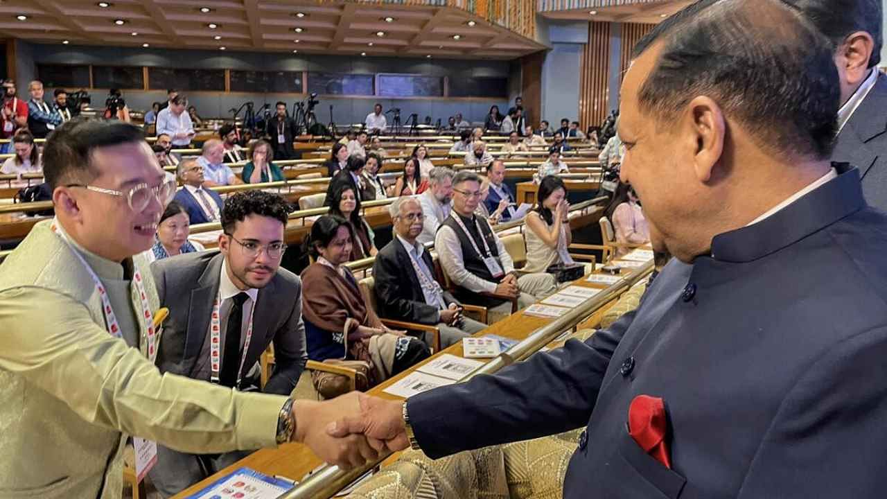 Srinagar: Union Minister Jitendra Singh greets delegates during the 3rd G20 Tourism Working Group meeting, in Srinagar, Monday, May 22, 2023. Credit: PTI Photo
