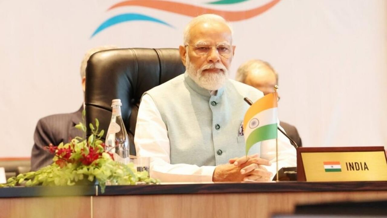 Prime Minister Narendra Modi co-chairs the 3rd Forum for India-Pacific Islands Cooperation (FIPIC) Summit at Port Moresby, in Papua New Guinea. Credit: IANS/PIB Photo