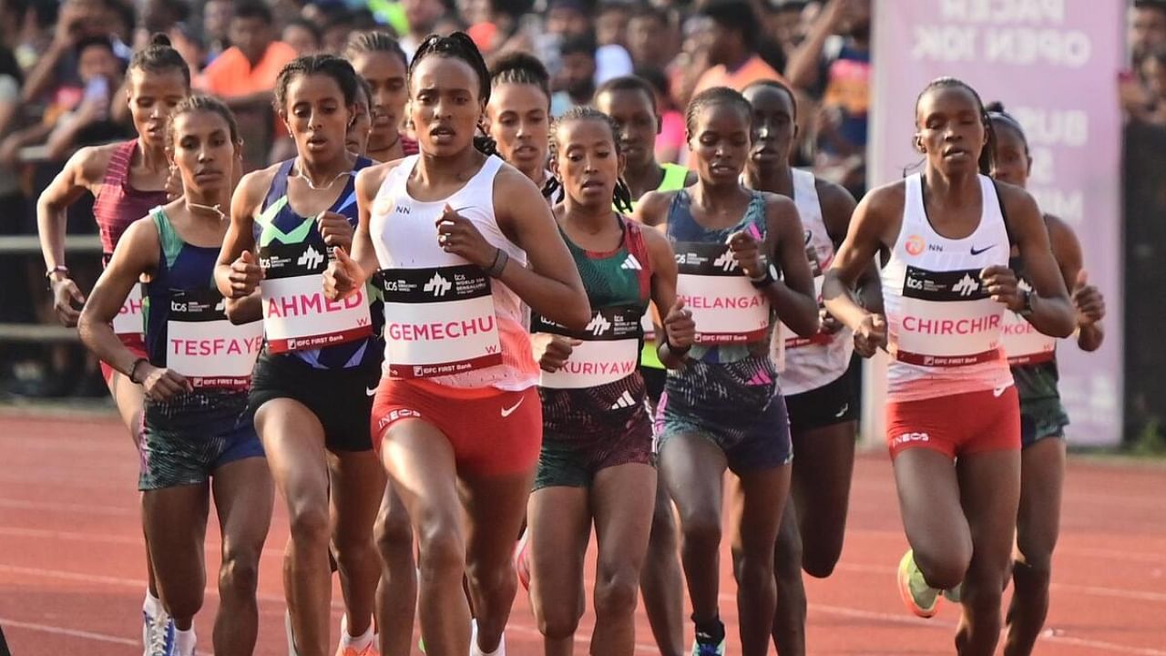 Participants at the TCS World 10K Bengaluru run on Sunday. Credit: DH Photo