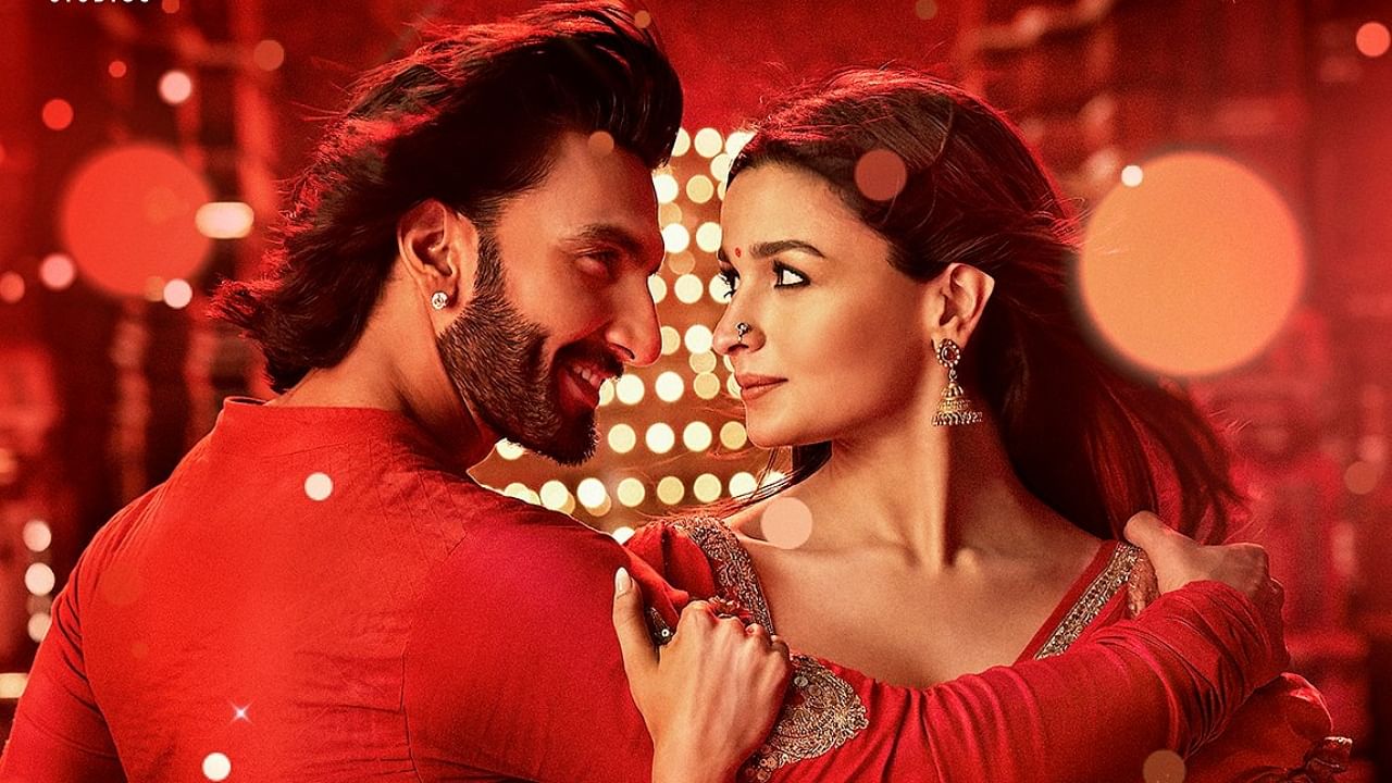 Penned by Ishita Moitra, Shashank Khaitan and Sumit Roy, "Rocky Aur Rani Kii Prem Kahani" is scheduled to hit the screens on July 28. Credit: Twitter/@RanveerOfficial