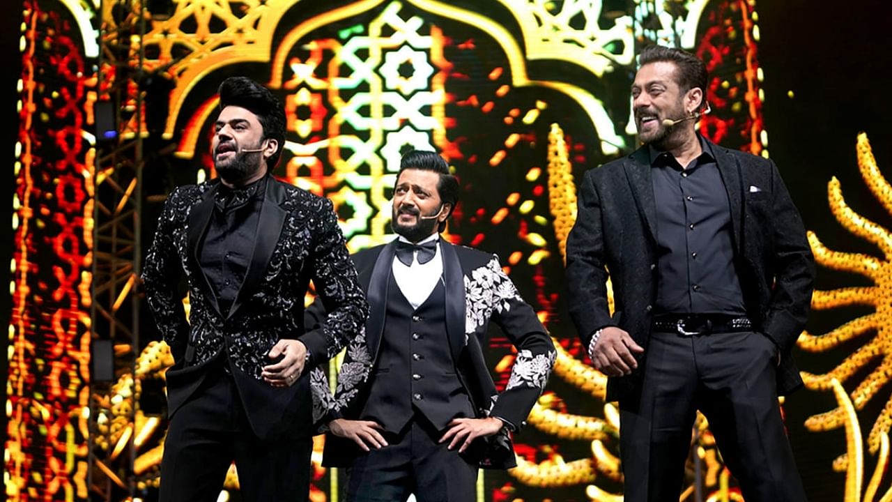 Bollywood actors Salman Khan and Ritesh Deshmukh perform at IIFA Rocks 2023. Credit: PTI Photo