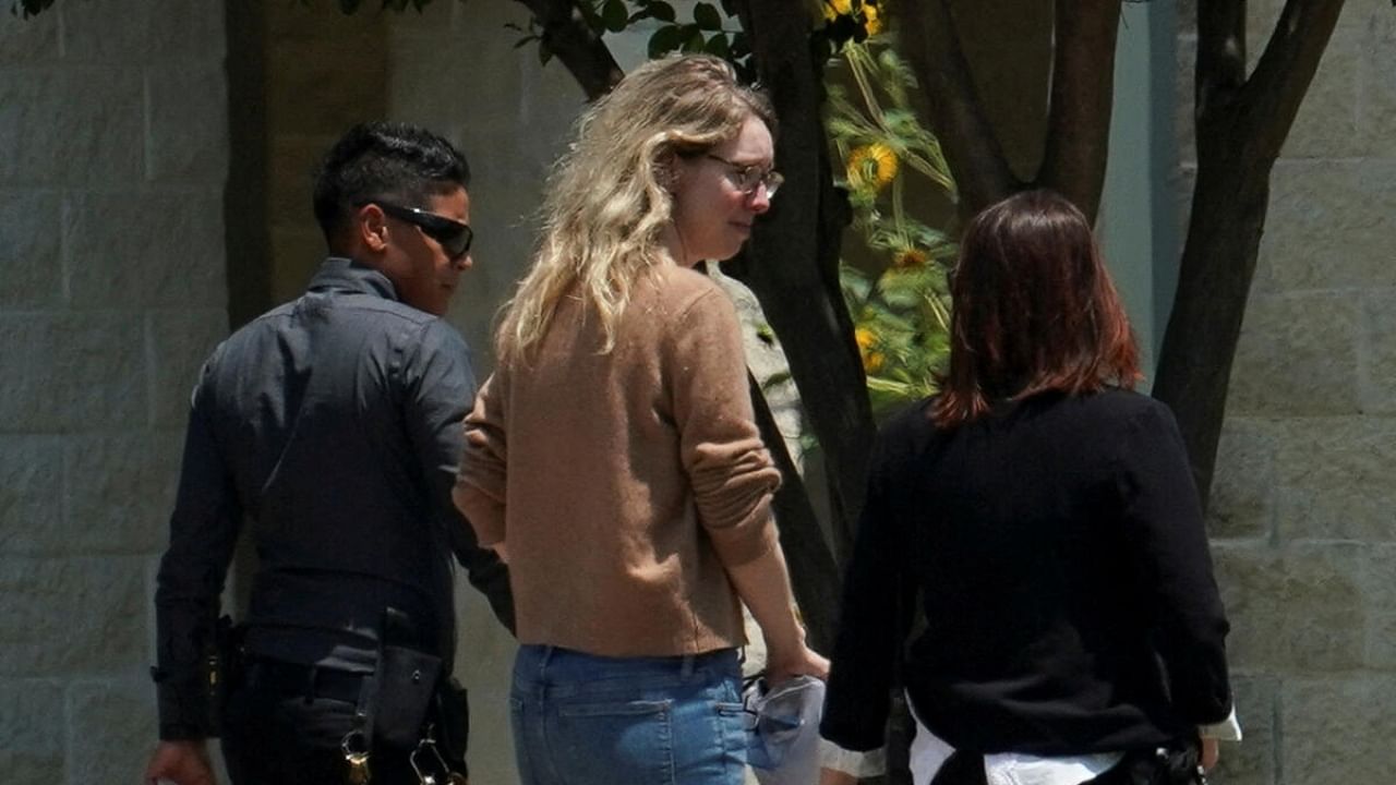 Theranos founder Elizabeth Holmes arrives to begin serving her prison sentence for defrauding investors in the failed blood-testing startup, at the Federal Prison Camp in Bryan, Texas, US, May 30, 2023. Credit: Reuters Photo