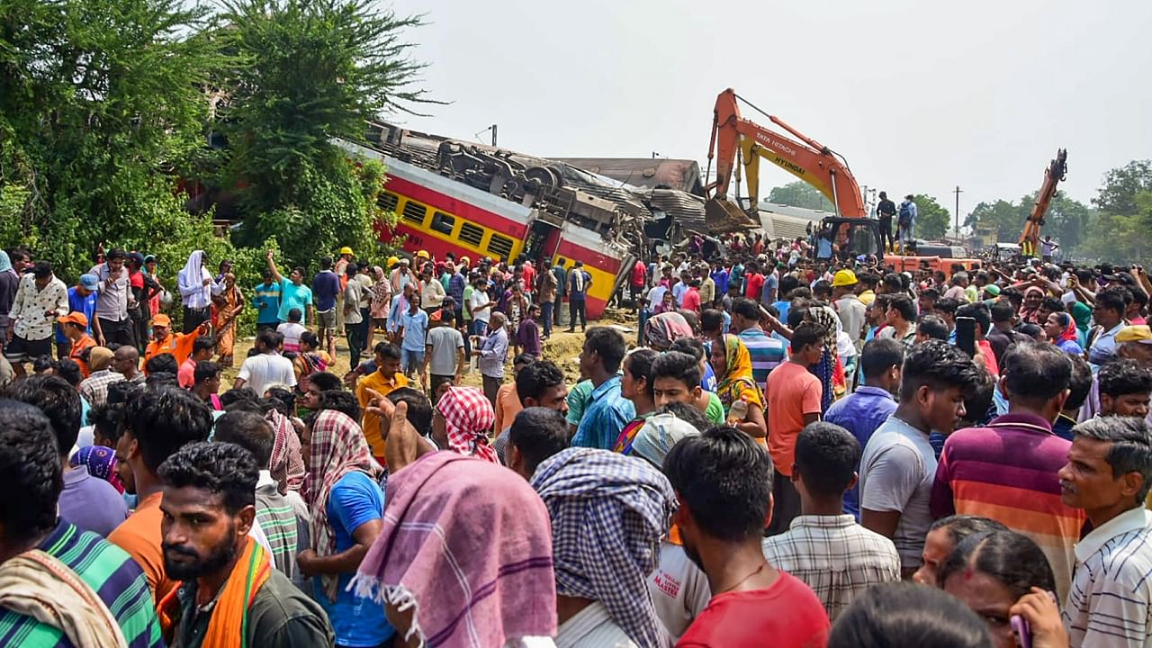 At least 261 people were killed and over 900 others suffered injuries, according to officials. Credit: PTI Photo