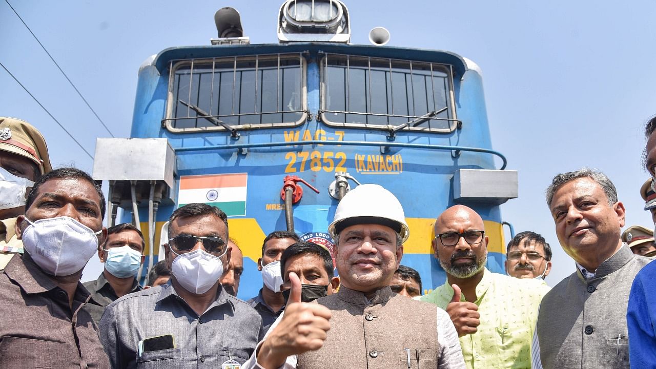 Union Railways Minister Ashwini Vaishnaw, Chairman and CEO of Railway Board Vinay Kumar Tripathi, General Manager of South Central Railway Sanjeev Kishore and others senior officials during inspection of the working of ‘Kavach’ – Indian Railways Indigenous Train Protection System between Lingampalli to Vikarabad section of Secunderabad Division. Credit: PTI File Photo