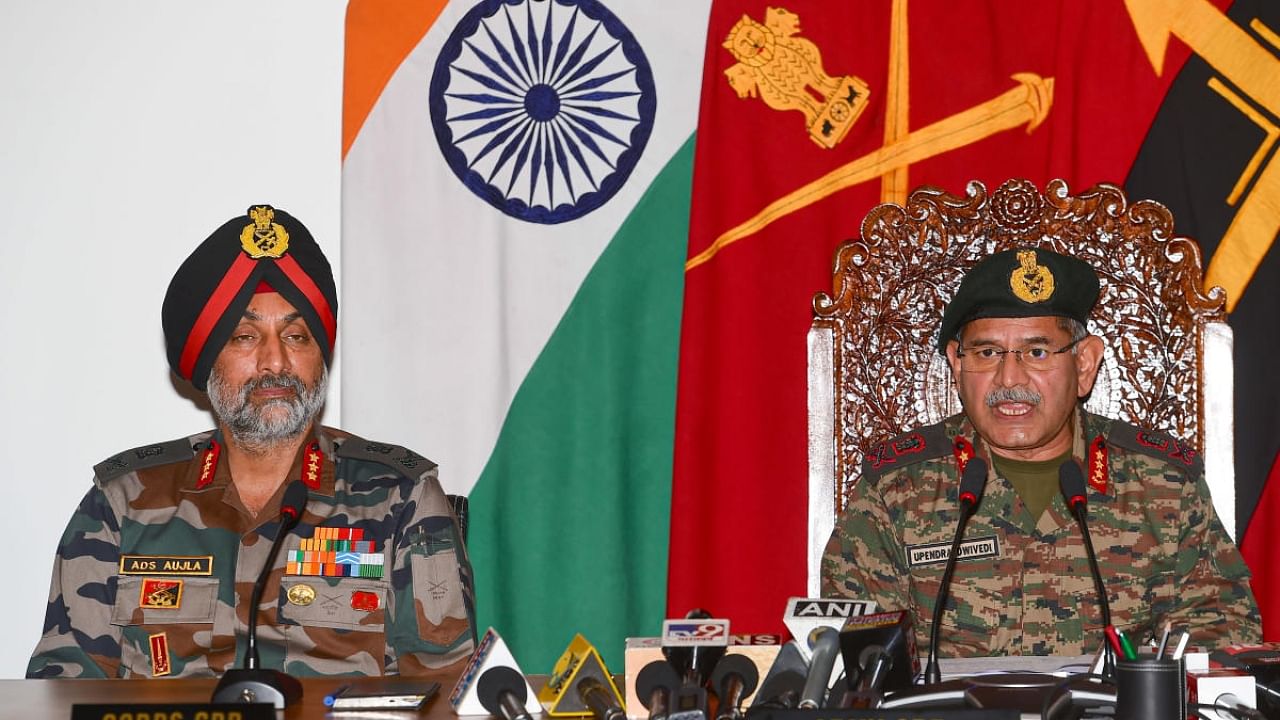 General Officer-Commanding-in-Chief Northern Command Lieutenant General Upendra Dwivedi with 15 Corps Commander Lt Gen ADS Aujla. Credit: PTI File Photo