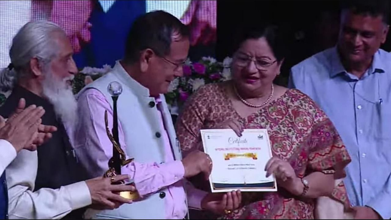 JMI VC Prof. Najma Akhtar received the award. Credit: Twitter/@jmiu_official