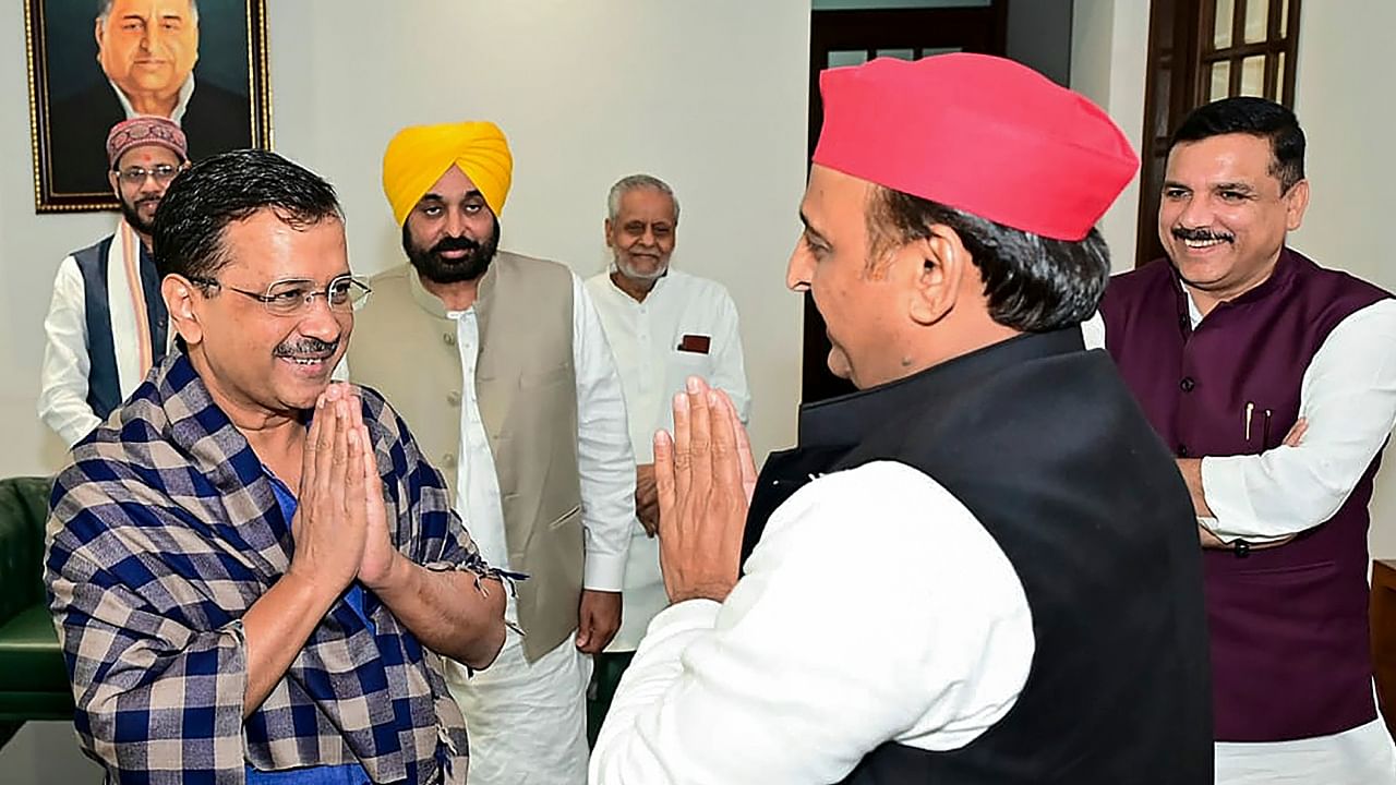 Delhi Chief Minister and AAP Convener Arvind Kejriwal, along with Punjab Chief Minister Bhagwant Mann and AAP MP Sanjay Singh, meet Samajwadi Party President Akhilesh Yadav, in Lucknow, Wednesday, June 7, 2023. Credit: PTI Photo