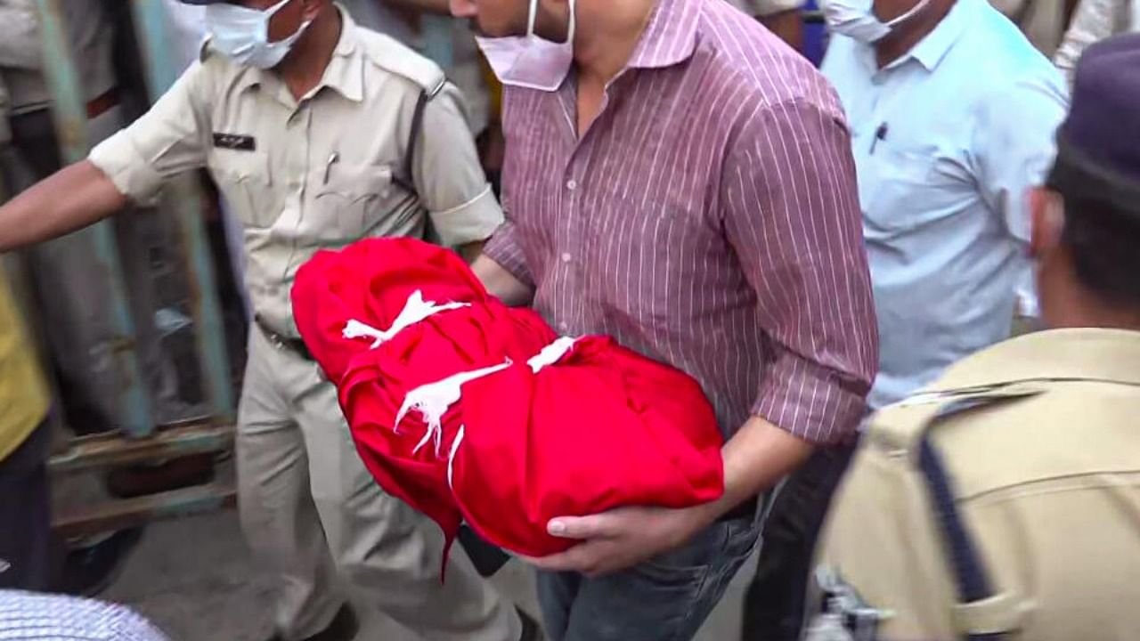 Body of the two-and-a-half-year-old girl, who was pulled out from a borewell, being rushed from a mortuary, in Sehore district, Thursday, June 8, 2023. 
