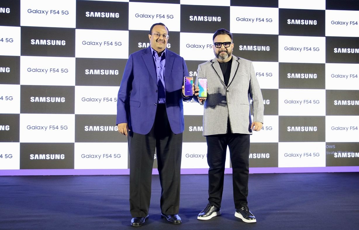 [Left] Raju Pullan, Senior Vice President, MX Division, Samsung India and [Right] Aditya Babbar - Senior Director - Head Product & Marketing, Samsung. Credit: Samsung India