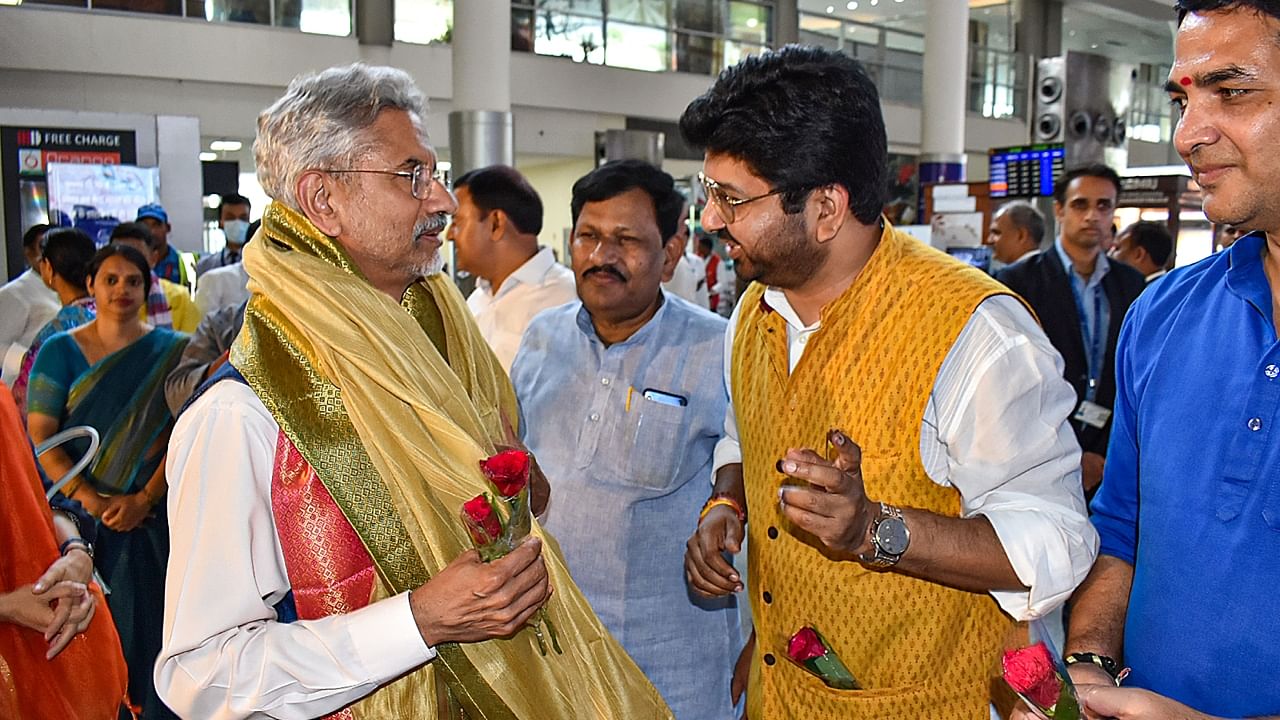 External Affairs Minister S Jaishankar being welcomed on his arrival for the G20 meeting, at Varanasi airport, Saturday, June 10, 2023. Credit: PTI Photo