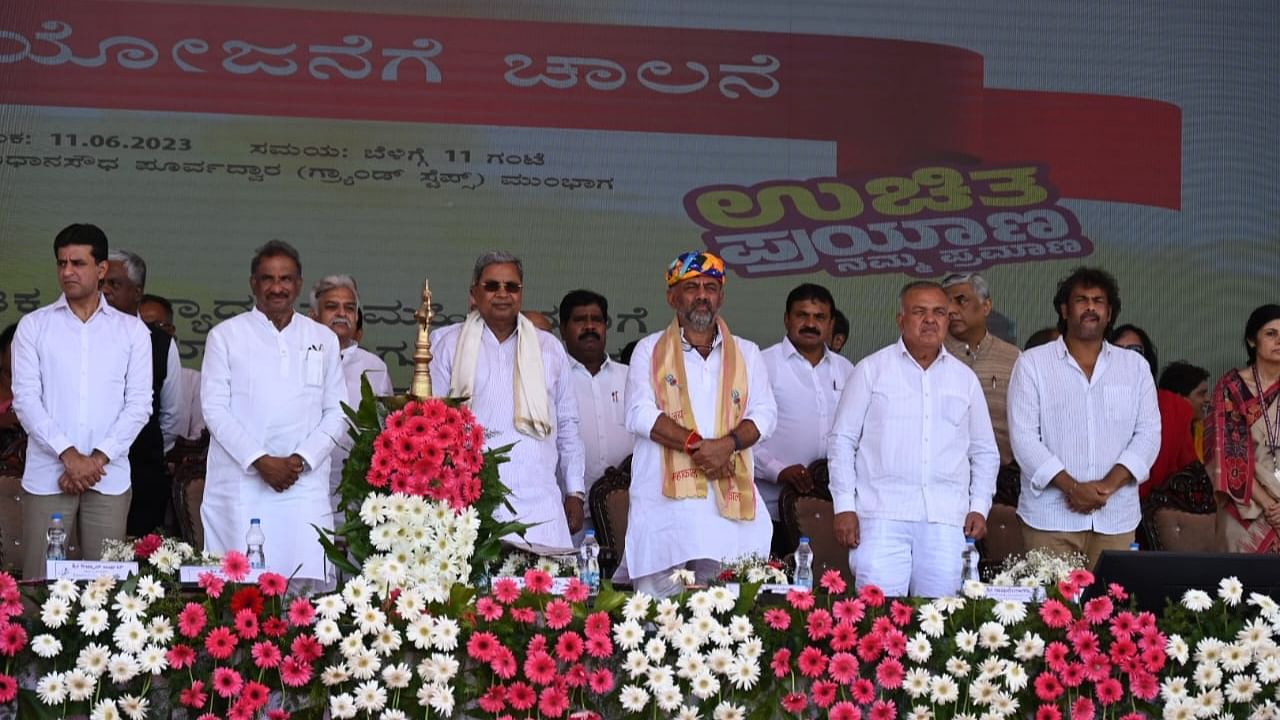 Karnataka Chief Minister Siddaramaiah, his deputy D K Shivakumar among others participate in 'Shakti' scheme inauguration in Bengaluru. Credit: DH Photo