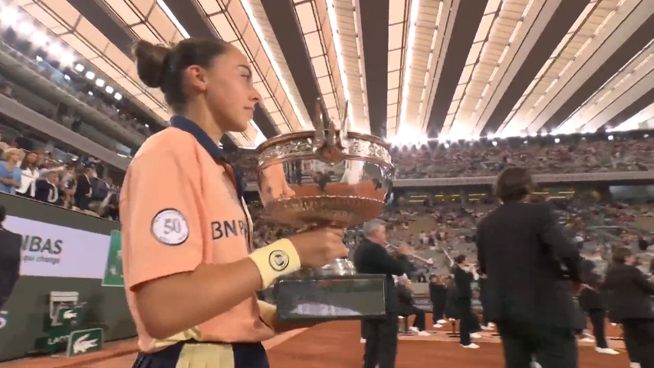 Scrrengrab of a video of the opening ceremony for the French Open final on Philippe-Chatrier court. Credit: Twitter/@rolandgarros