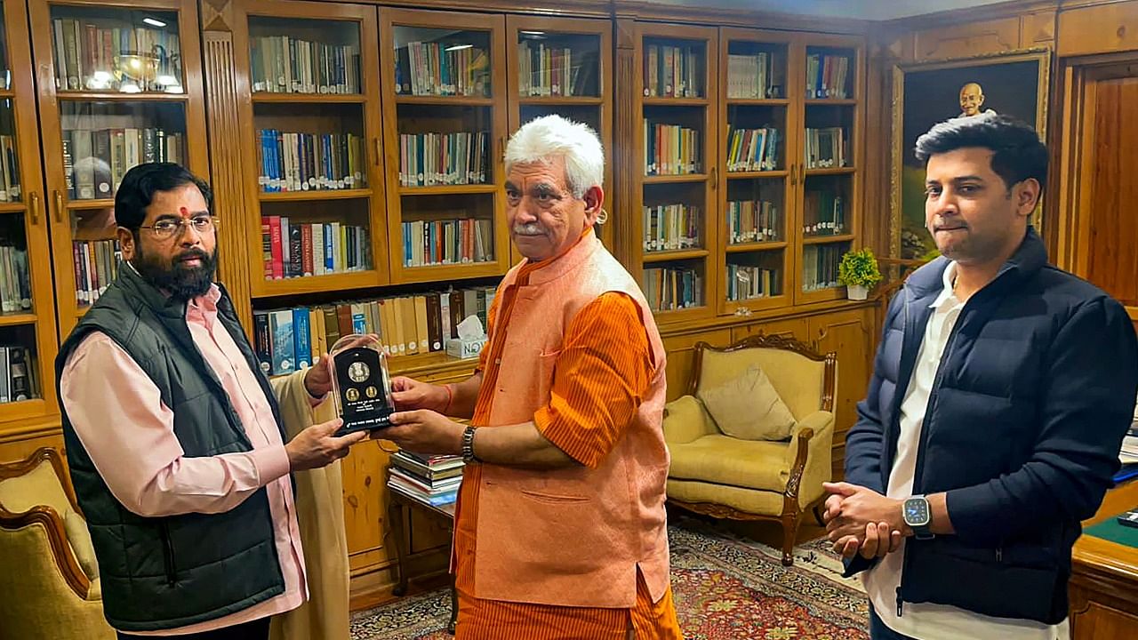 Lieutenant Governor of Jammu and Kashmir Manoj Sinha with Maharashtra chief Minister Eknath Shinde. Credit: IANS Photo