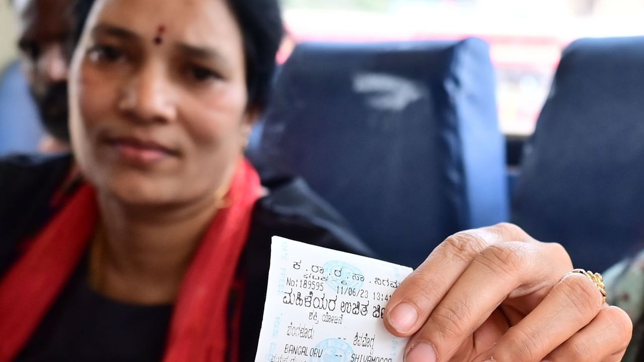 A woman travels free under the newly launched 'Shakti scheme' in Bengaluru, June 11, 2023. Credit: DH Photo