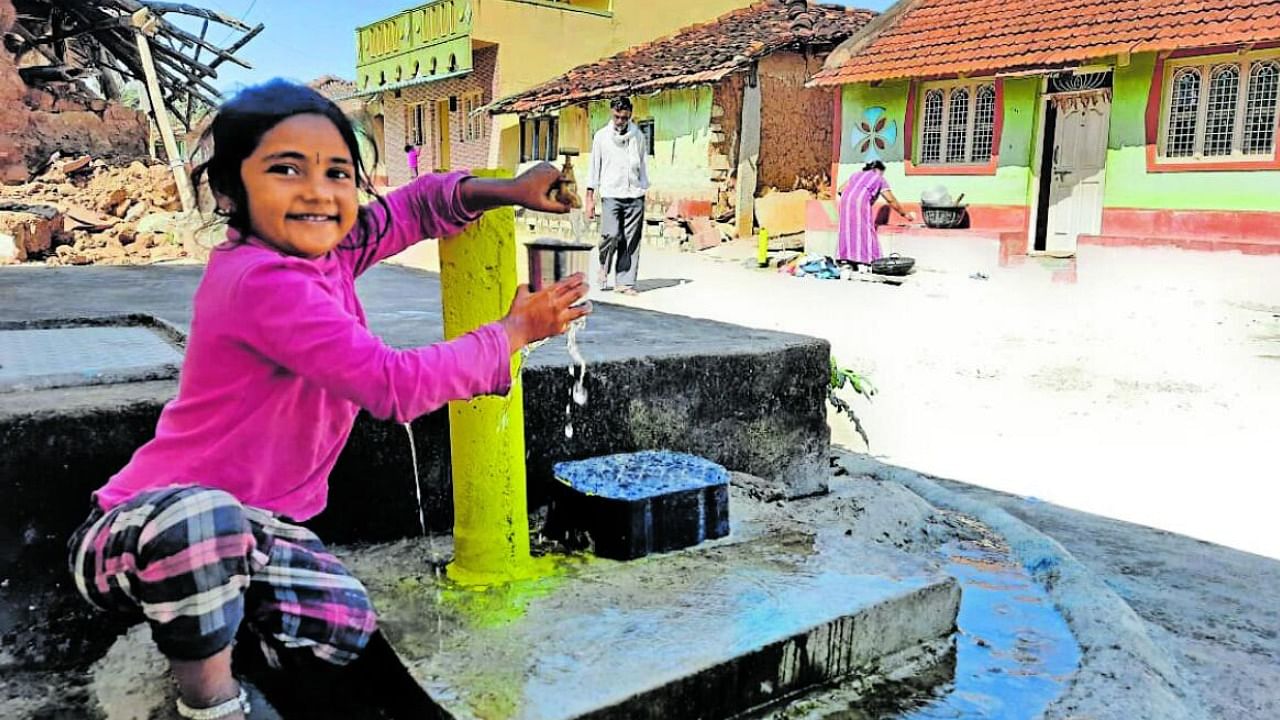 Since 2019, Karnataka has provided 69.33 lakh tap water connections against a target of covering 1.01 crore households. Credit: DH Photo