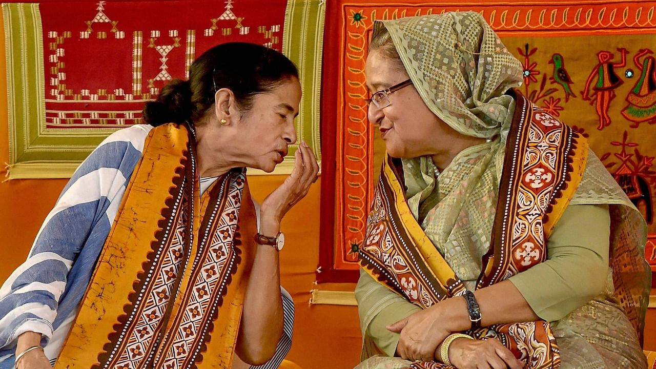 West Bengal Chief Minister Mamata Banerjee and Bangladesh Prime Minister Sheikh Hasina. Crediit: PTI File Photo