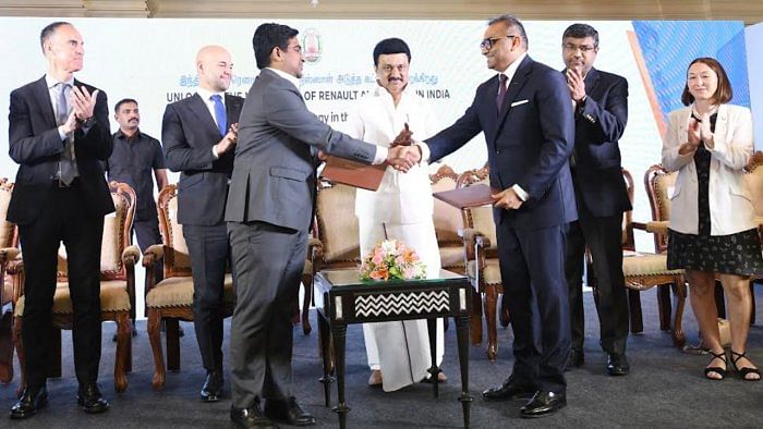 Signing of the Renault-Nissan MOU. Credit: Special arrangement  