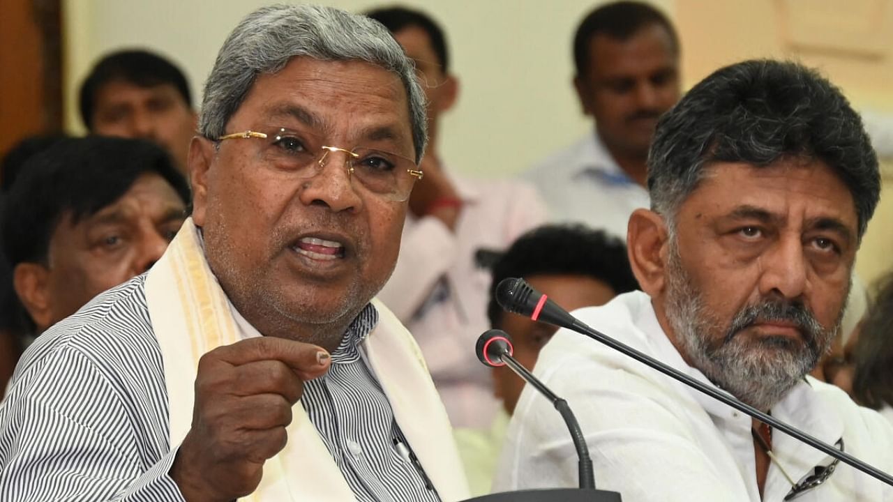 Karnataka Chief Minister Siddaramaiah and Deputy Chief Minister DK Shivakumar. Credit: DH Photo