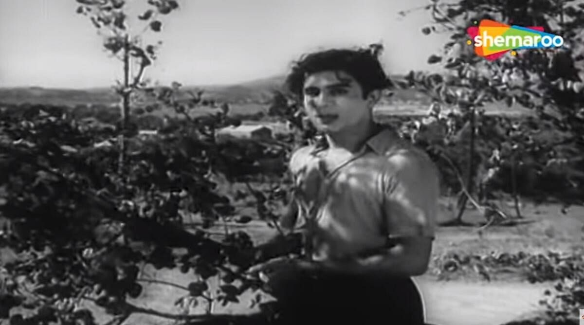 ‘Meri yaad mein tum na aansoo bahana’ from ‘Madhosh’