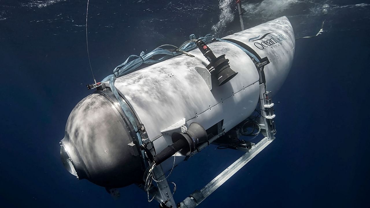 The Titan submersible, operated by OceanGate Expeditions to explore the wreckage of the sunken SS Titanic off the coast of Newfoundland, dives in an undated photograph. OceanGate Expeditions/Handout via Reuters