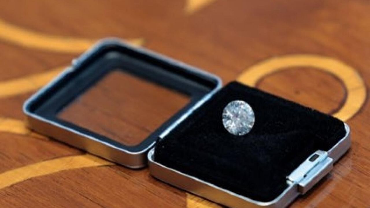 A 7.5-carat lab-grown diamond, gifted by Prime Minister Narendra Modi to US First Lady Jill Biden. Credit: IANS Photo