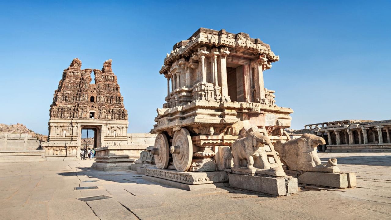 Chariot and Vittala temple at Hampi. Credit: DH File Photo