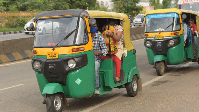 Shakti Scheme Leaves Auto-rickshaw Drivers Struggling: 20% Decline In ...