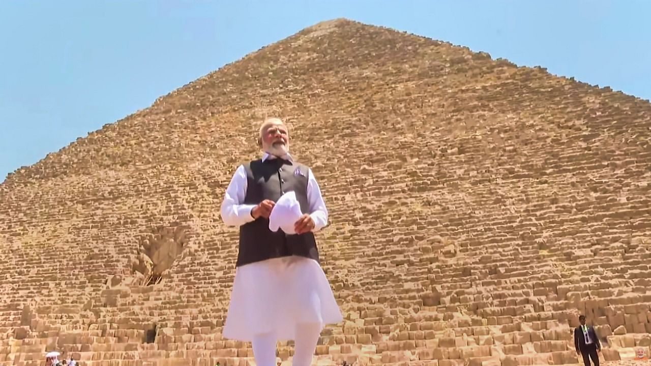 PM visits Great Pyramid of Giza. Credit: PTI Photo