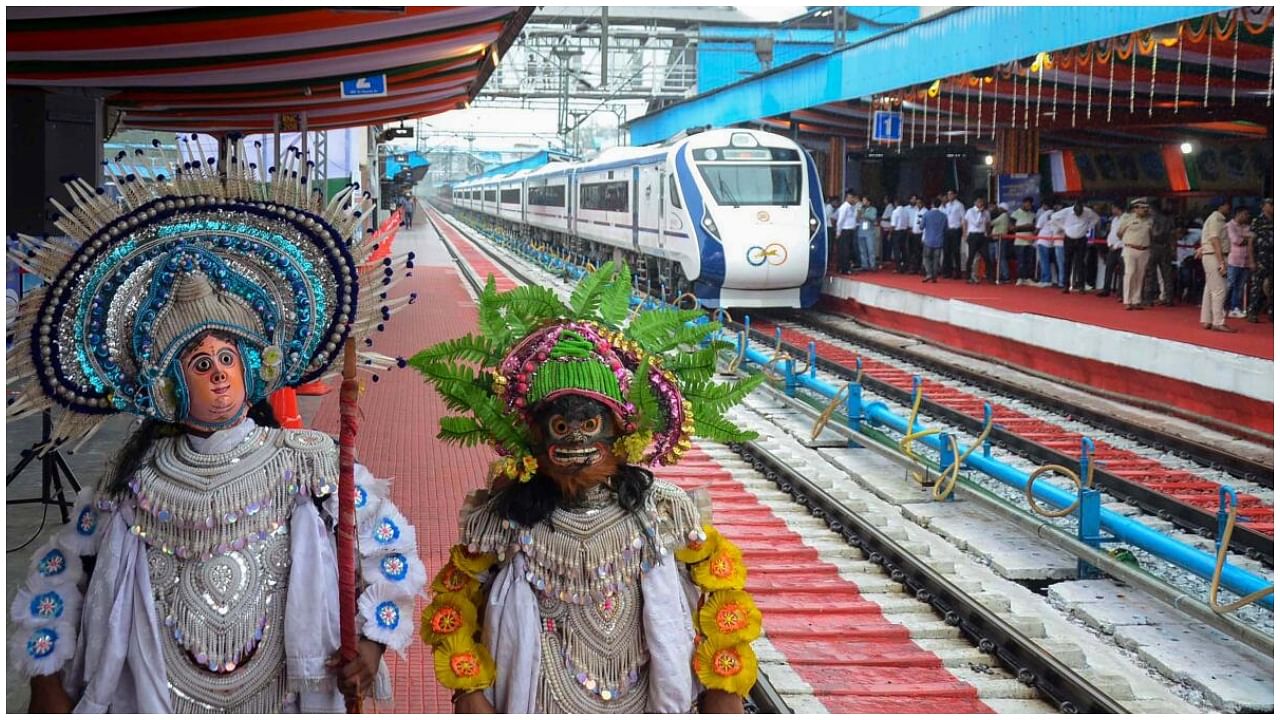 Ranchi: Patna Vande Bharat Express at the Ranchi Railway Station after its virtual flag-off by Prime Minister Narendra Modi, in Ranchi, Tuesday, June 27, 2023. Credit: PTI Photo