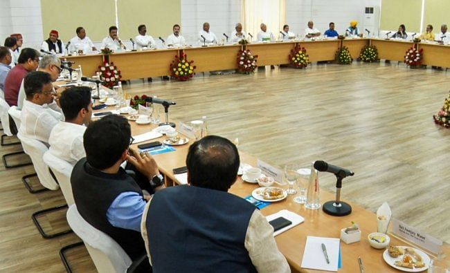 Bihar Chief Minister and Janata Dal (United) leader Nitish Kumar with RJD chief Lalu Prasad, Congress President Mallikarjun Kharge, Congress leader Rahul Gandhi, West Bengal Chief Minister and TMC chief Mamata Banerjee, NCP chief Sharad Pawar, Delhi Chief Minister and AAP Convener Arvind Kejriwal and others during the Opposition parties' meeting, in Patna. Credit: PTI Photo