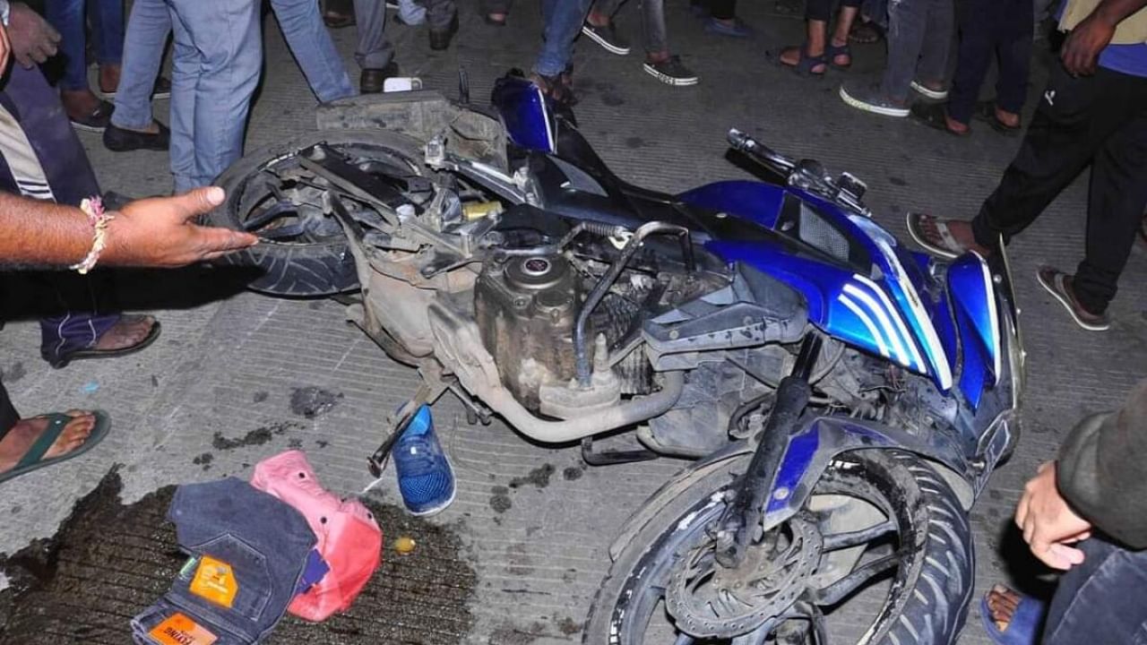 A motorbike that was involved in a mishap while doing a wheelie in Hassan on Wednesday night. Credit: DH Photo