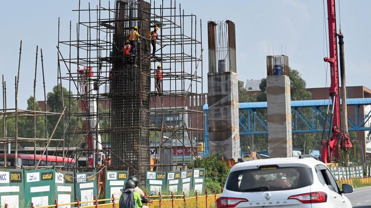 Ongoing metro work in Bengaluru. Credit: DH Photo