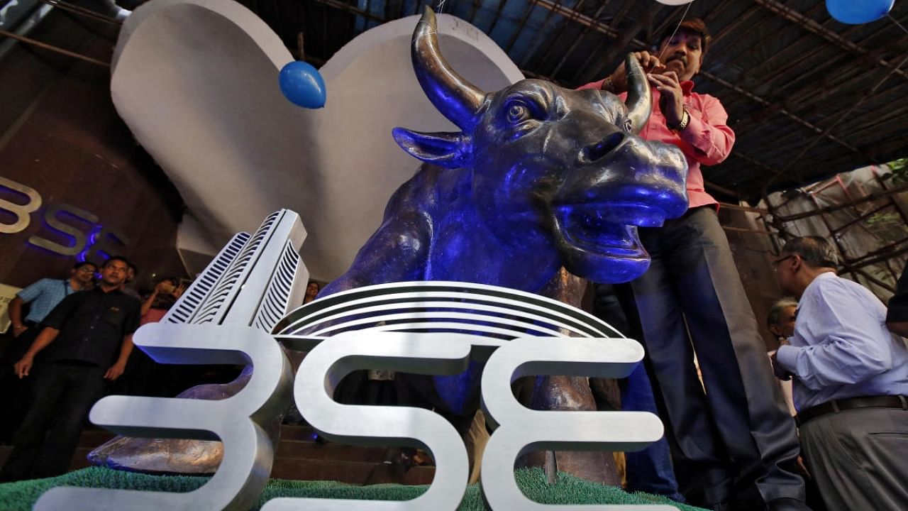 <div class="paragraphs"><p>Bull statue at the entrance of the BSE. </p></div>