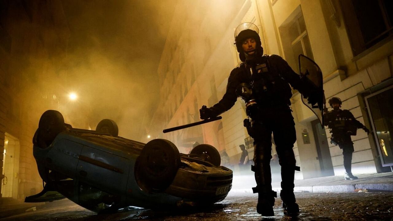 Fifth night of riots after a teenager shot dead by police in Paris suburb. Credit: Reuters Photo