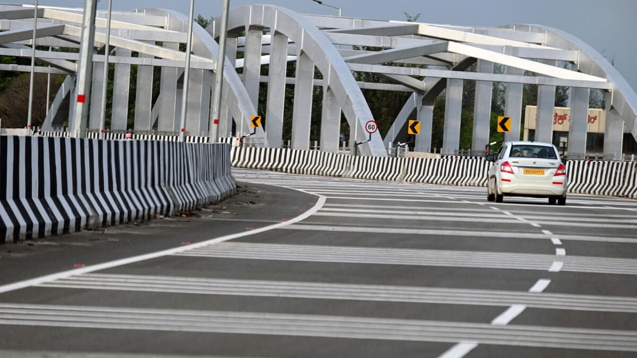 A view of the Bengaluru-Mysuru Expressway. Credit: DH Photo/Pushkar V