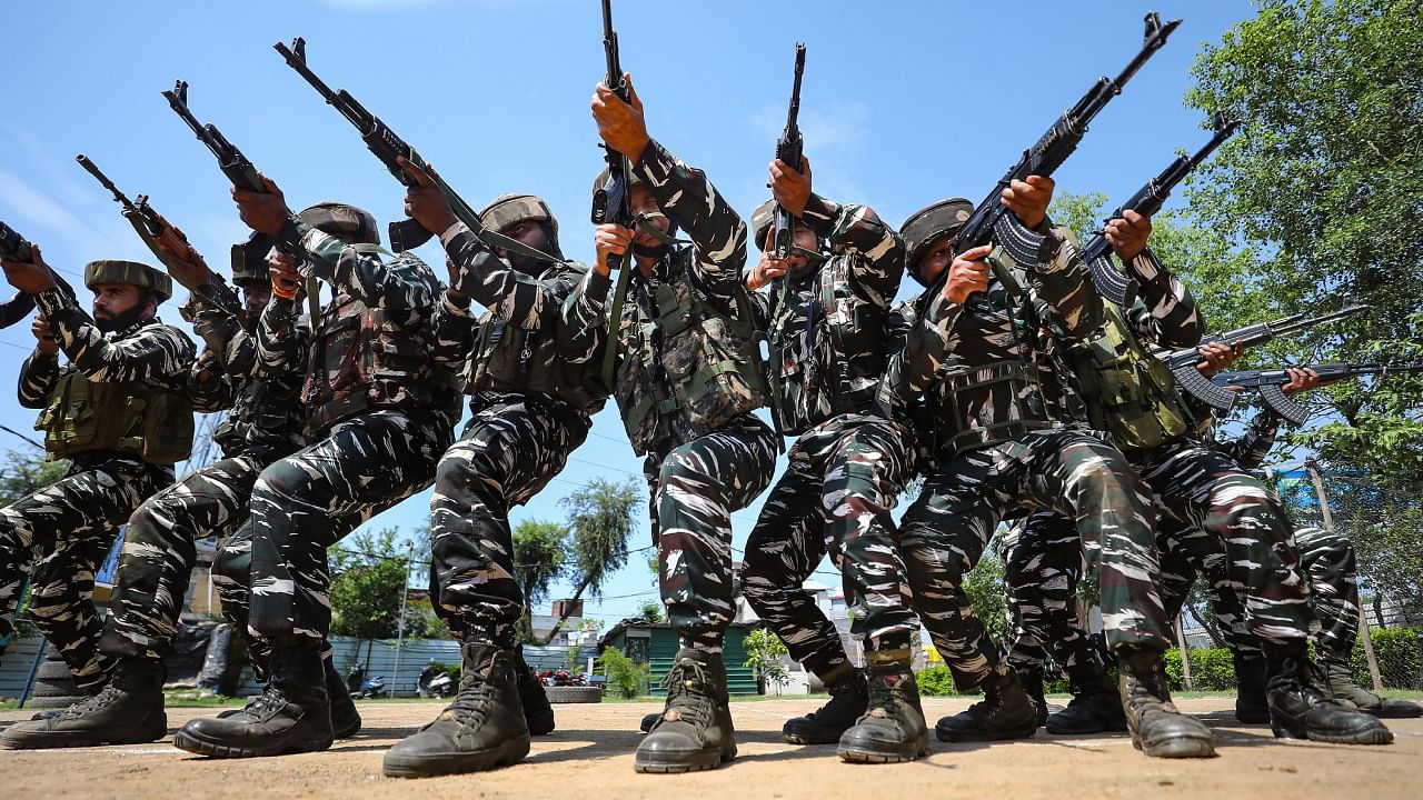 Central Reserve Police Force (CRPF) personnel and Quick Action Team (QAT) special commandos during an exercise. Credit: PTI Photo