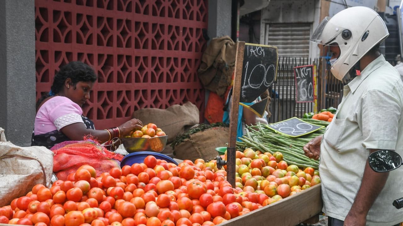 In Gurugram, retail tomato price was ruling at Rs 140 per kg, at Rs 110 per kg in Bengaluru, Rs 107 per kg in Varanasi. Credit: DH Photo