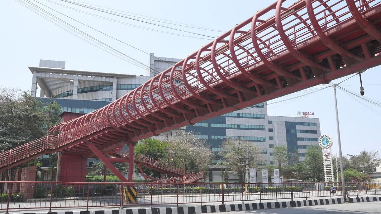 An actual image of the skywalk over the busy Outer Ring Road in Bellandur. It spans 72 metres and is column-free across the main carriageway. Credit: Special Arrangment